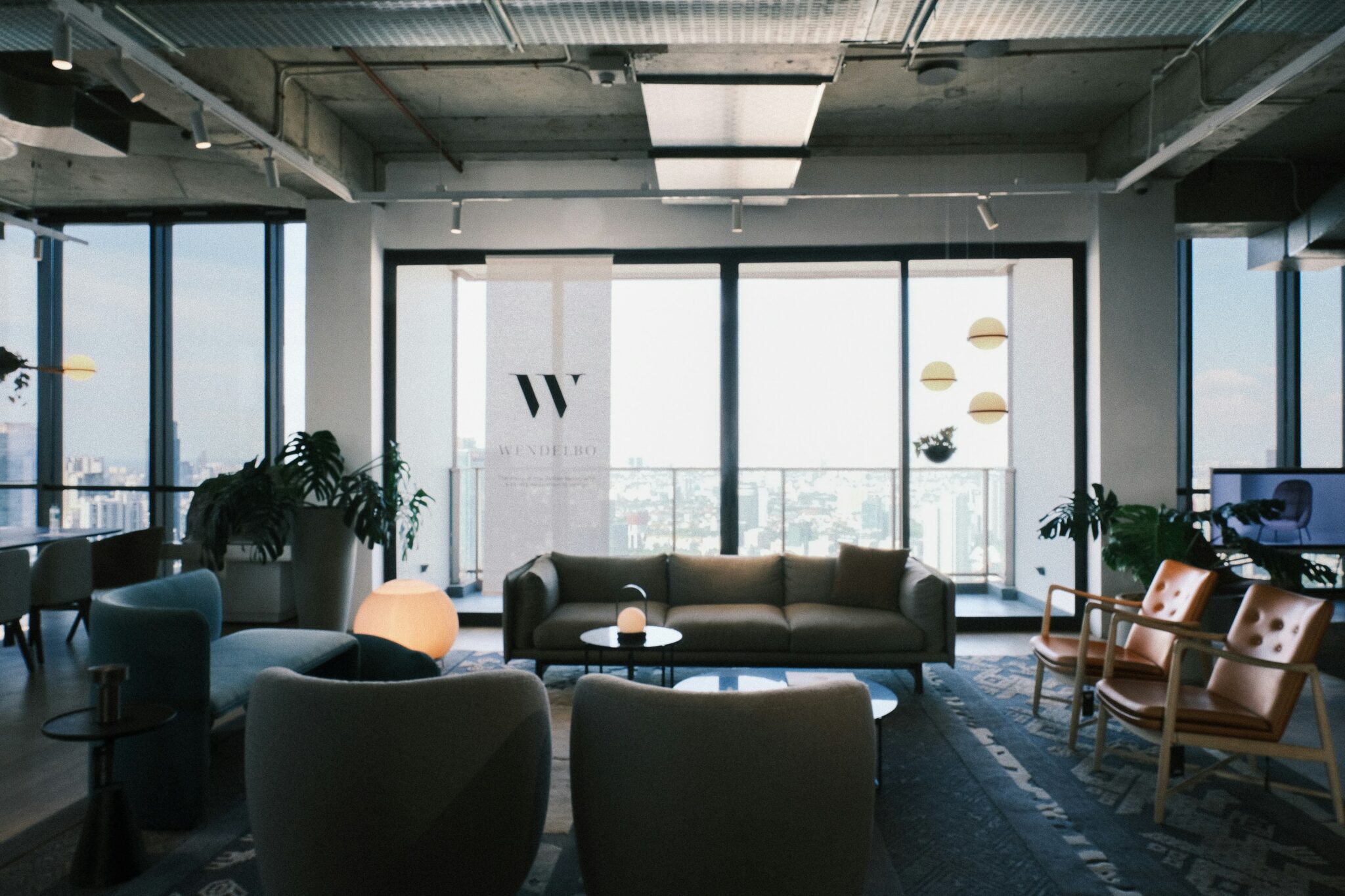 Espace de détente avec des fauteuils — visuel publié sur aerpsy.ch